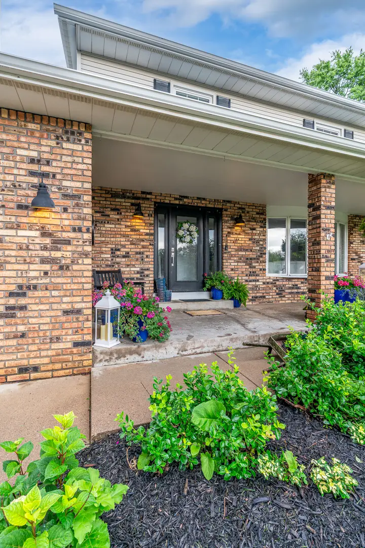 1736 E 42nd Court, Davenport, IA 52807 - #2
