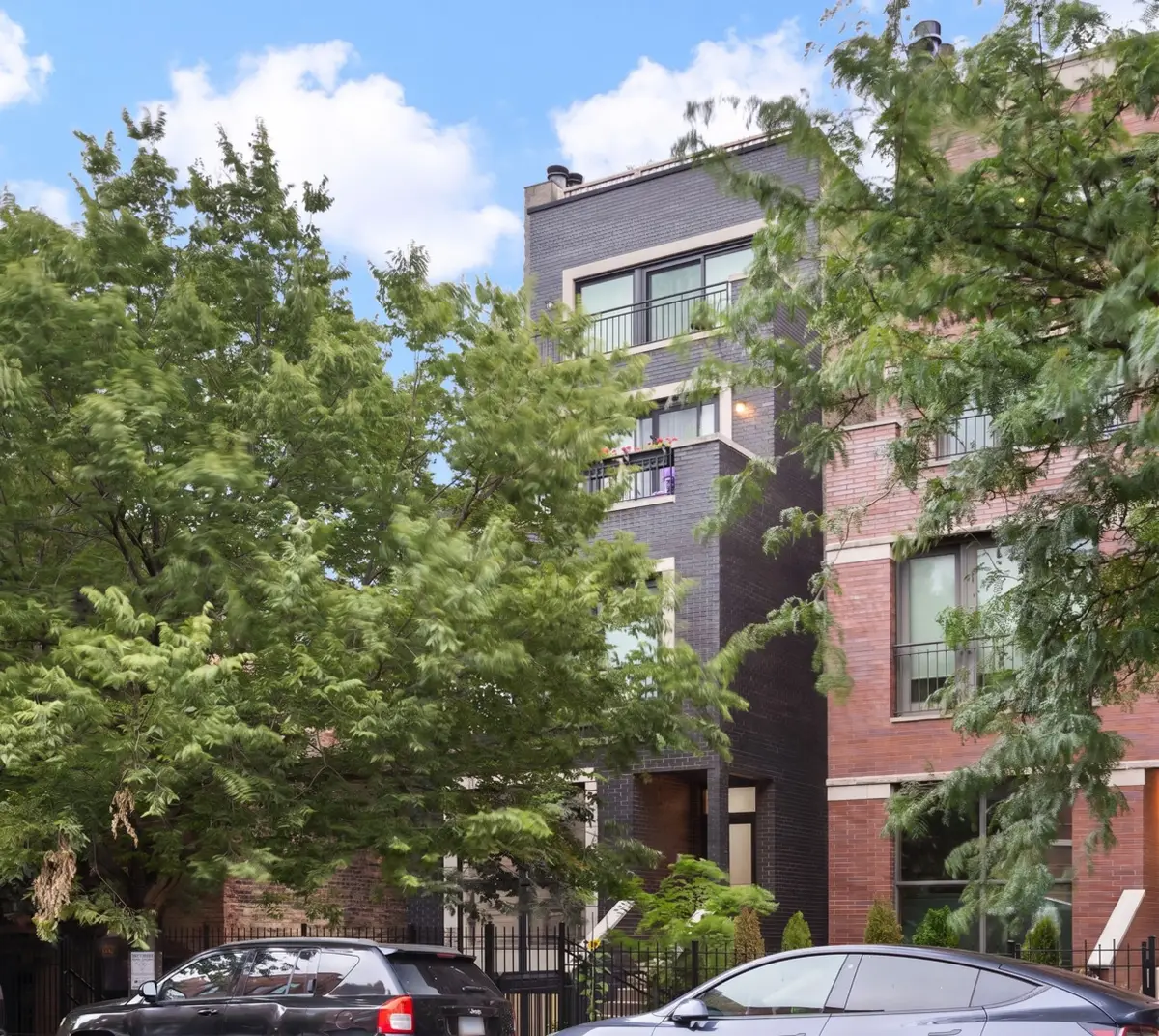 1253 N Bosworth Avenue #1, Chicago, IL 60642 - #1