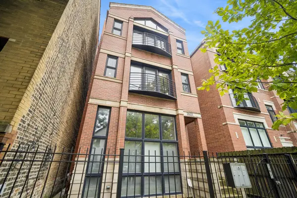 2833 W Lyndale Street #2, Chicago, IL 60647