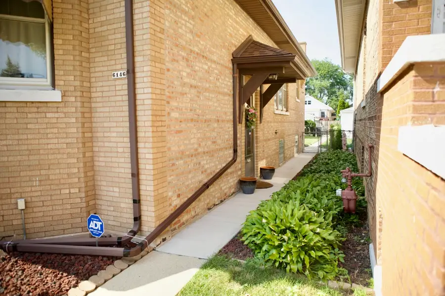 6146 W Roscoe Street, Chicago, IL 60634 - #2