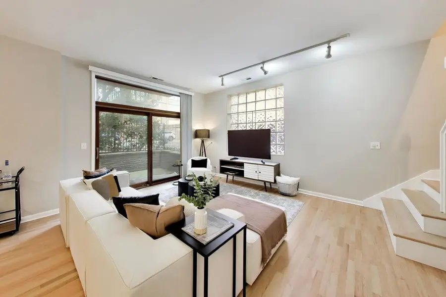 2545 N Racine Avenue #1, Chicago, IL 60614 - #2