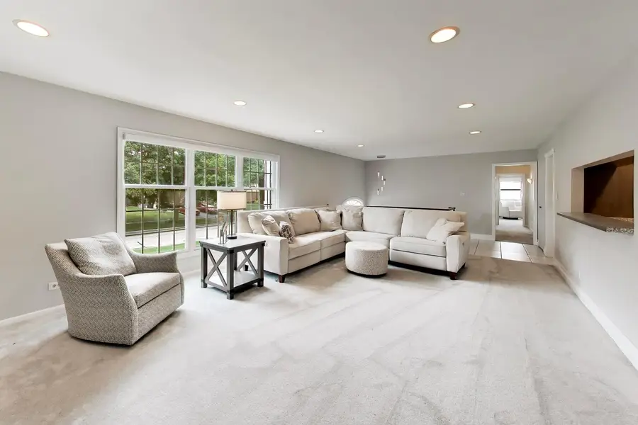 955 W Gilbert Road, Palatine, IL 60067 - #2