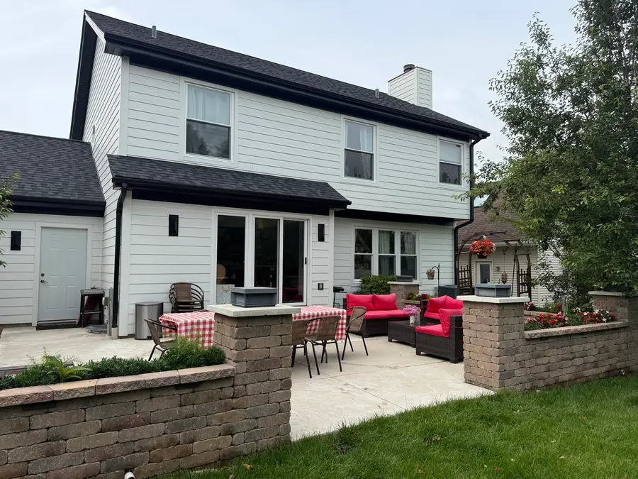 1127 Yorkshire Drive N, Sycamore, IL 60178 - #2