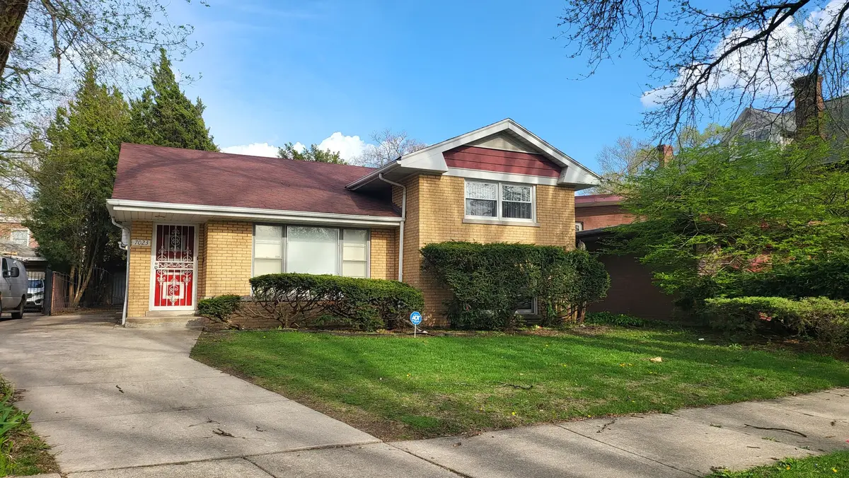 7023 S Bennett Avenue, Chicago, IL 60649 - #1