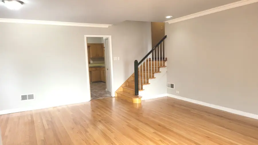 7023 S Bennett Avenue, Chicago, IL 60649 - #3