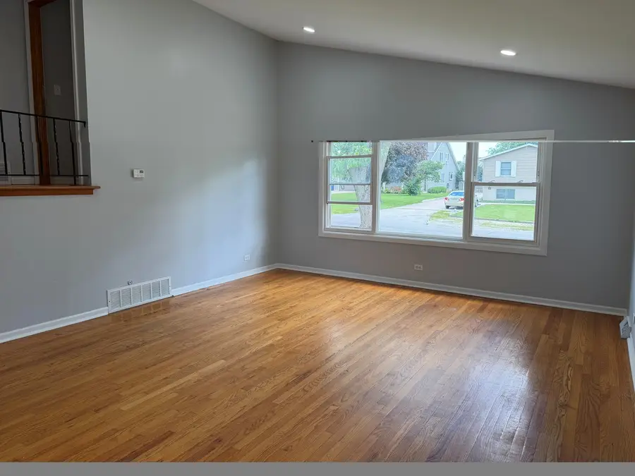 934 S Harvard Avenue, Addison, IL 60101 - #3