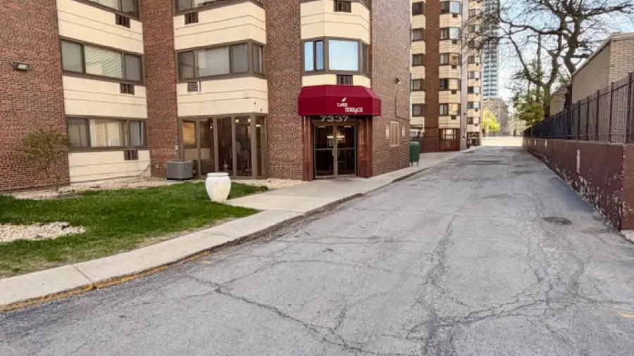7337 S South Shore Drive #412, Chicago, IL 60649 - #3