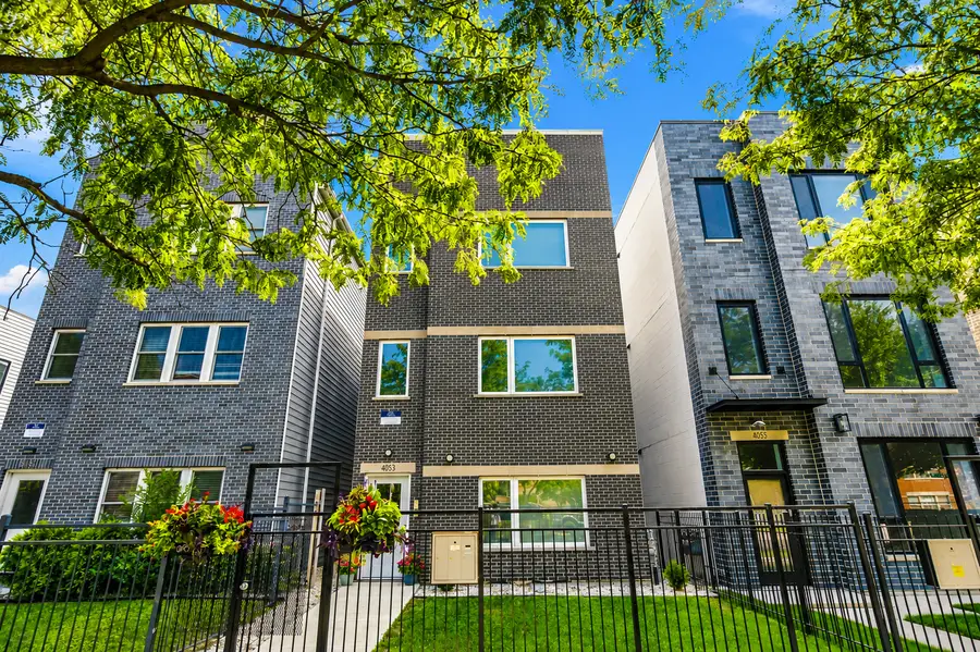 4053 S Prairie Avenue, Chicago, IL 60653 - #2