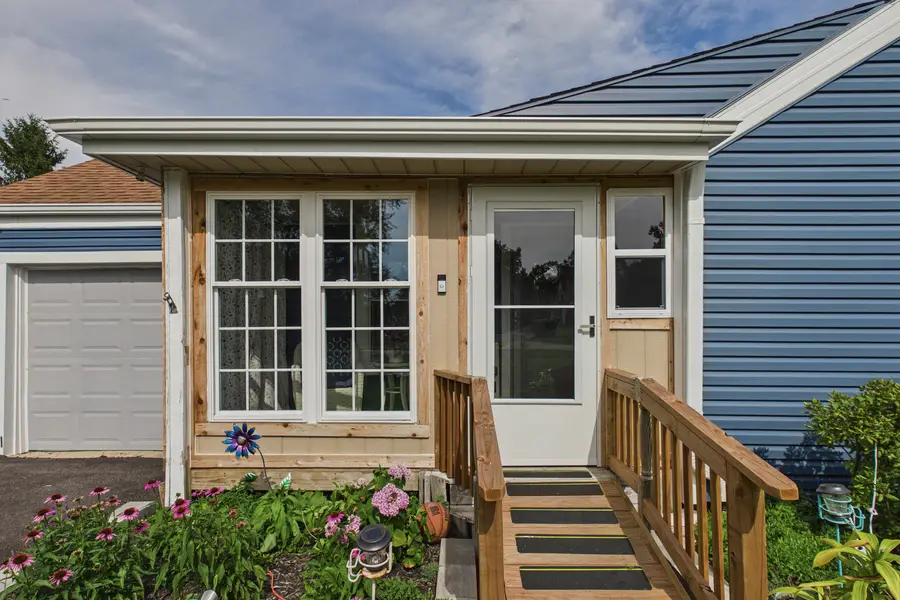207 Second Street, Elgin, IL 60123 - #3