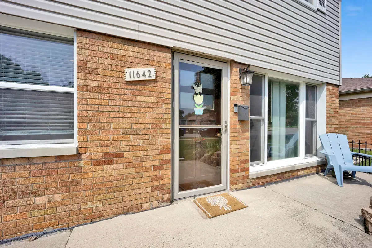 11642 S Meadow Lane Drive, Merrionette Park, IL 60803 - #1