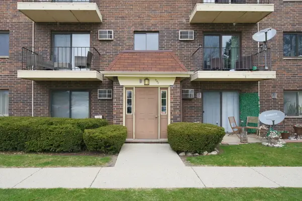 940 N Rohlwing Road #201A, Addison, IL 60101