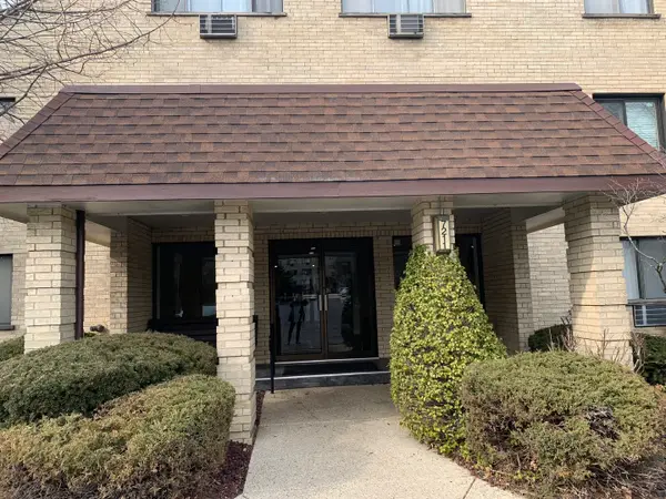 7211 Wolf Road #412A, Indian Head Park, IL 60525
