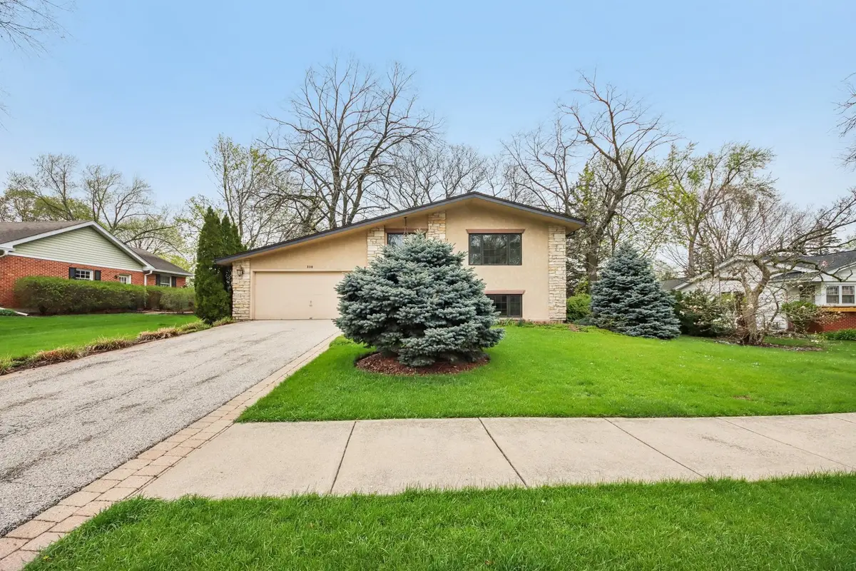 236 Monument Avenue, Barrington, IL 60010 - #1