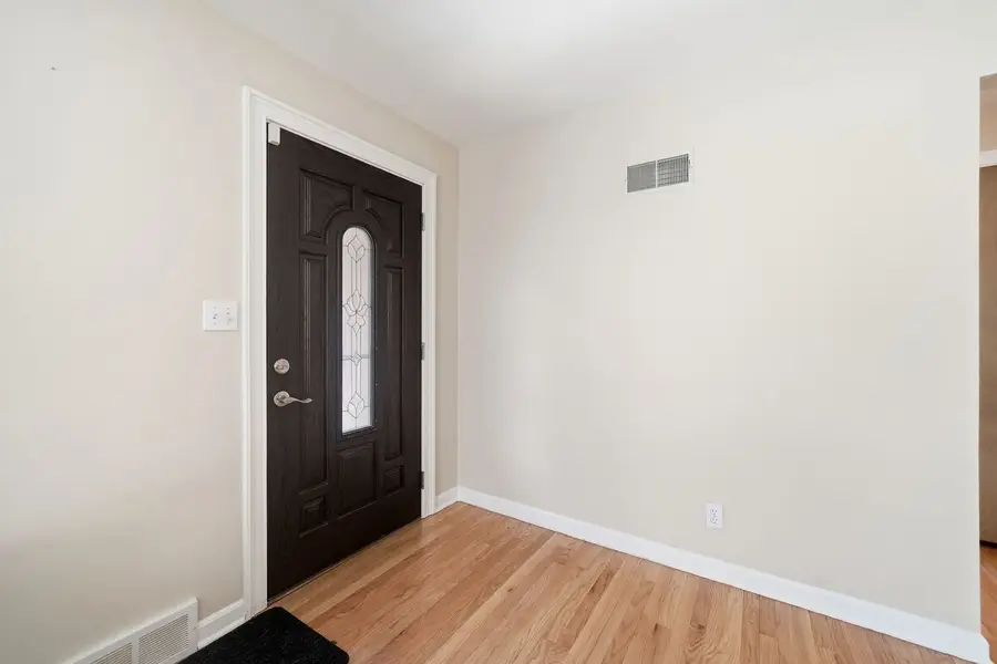1009 Leith Avenue, Waukegan, IL 60085 - #3
