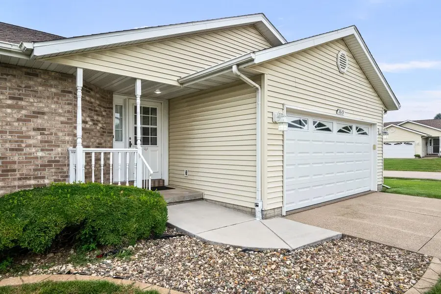 2615 W 63rd Street, Davenport, IA 52806 - #2