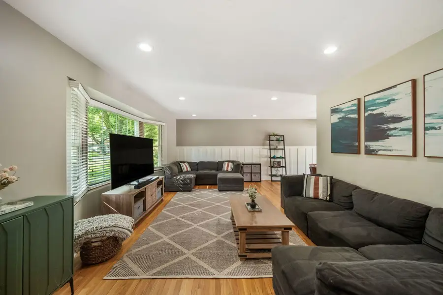1340 Clyde Drive, Naperville, IL 60565 - #3