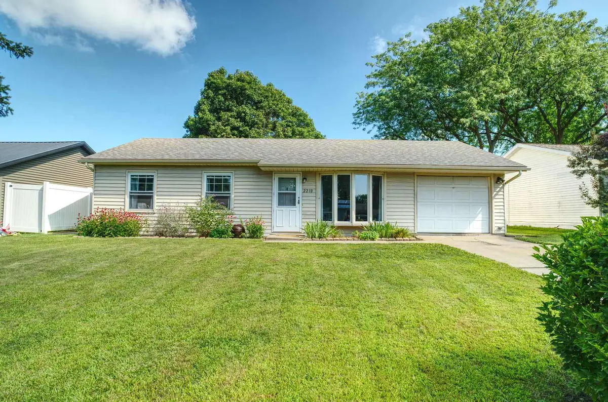 2210 Lafayette Terrace, Clinton, IA 52732 - #1