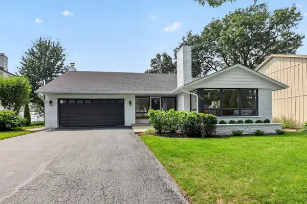 282 Stonegate Road, Clarendon Hills, IL 60514