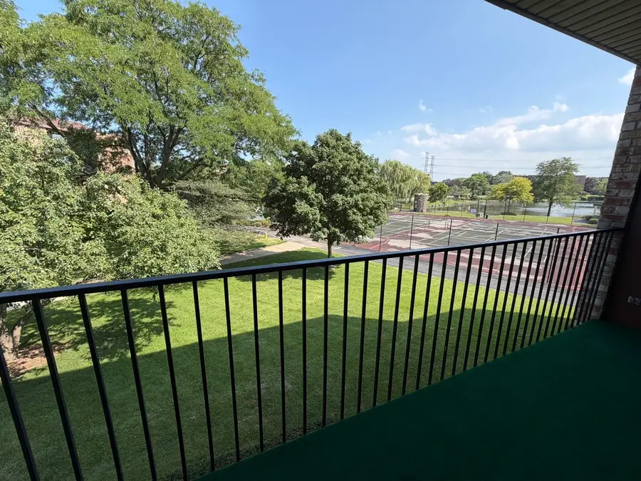 1101 S Hunt Club Drive #214, Mount Prospect, IL 60056 - #2