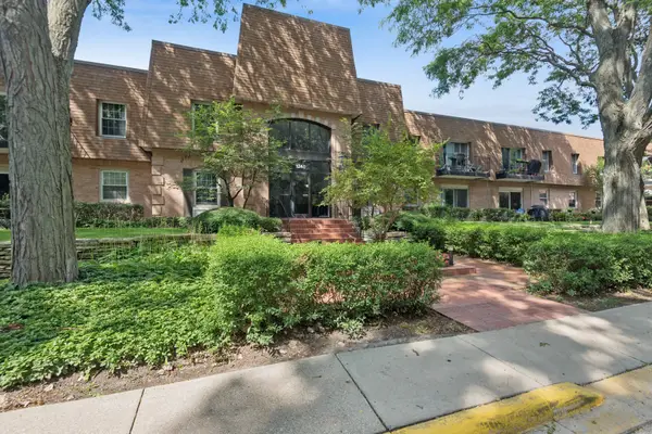 1240 Park Avenue #331, Highland Park, IL 60035