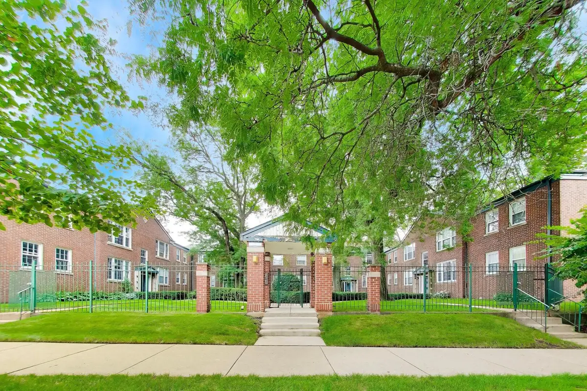2417 W Fitch Avenue #1, Chicago, IL 60645 - #1