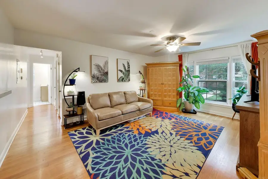 2417 W Fitch Avenue #1, Chicago, IL 60645 - #3