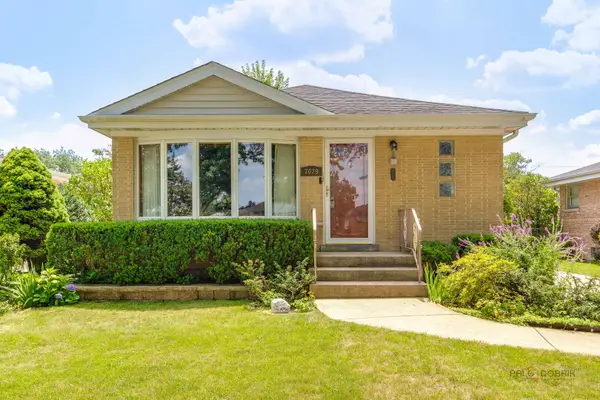 7029 W Kedzie Street, Niles, IL 60714