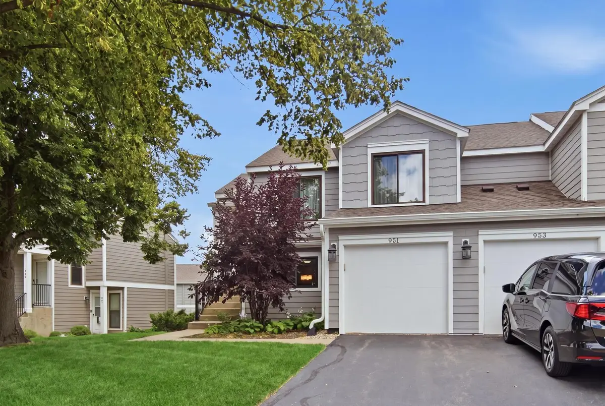 951 Manchester Circle #951, Schaumburg, IL 60193 - #1
