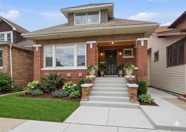 10742 S Prairie Avenue, Chicago, IL 60628