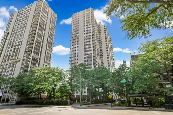 1460 N Sandburg Terrace #711, Chicago, IL 60610
