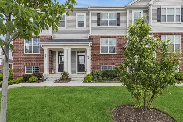 208 Timberleaf Circle, Roselle, IL 60172