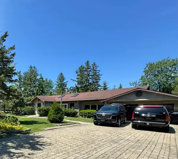 1802 Walnut Circle, Northbrook, IL 60062