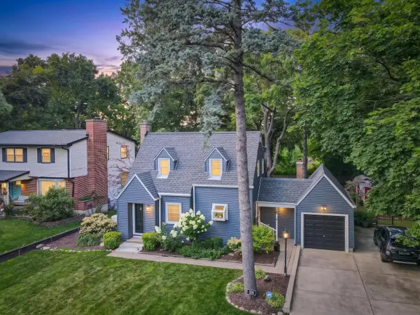 834 Forest Avenue, Elgin, IL 60120