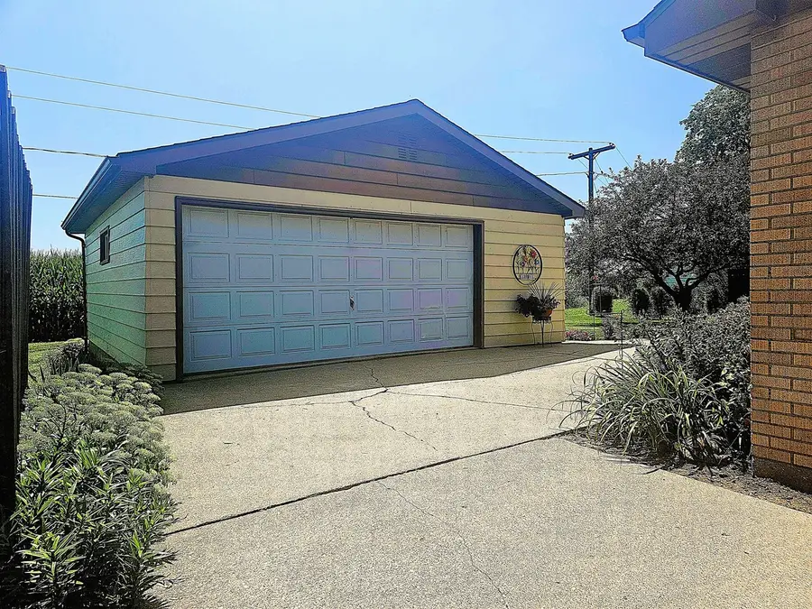 4007 Emerson Road, Sterling, IL 61081 - #3
