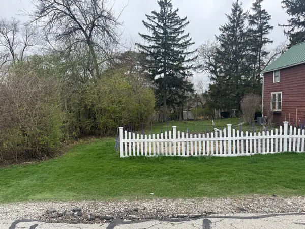 4910 Rose Avenue, Downers Grove, IL 60515