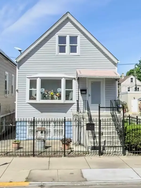 4930 S Damen Avenue, Chicago, IL 60609