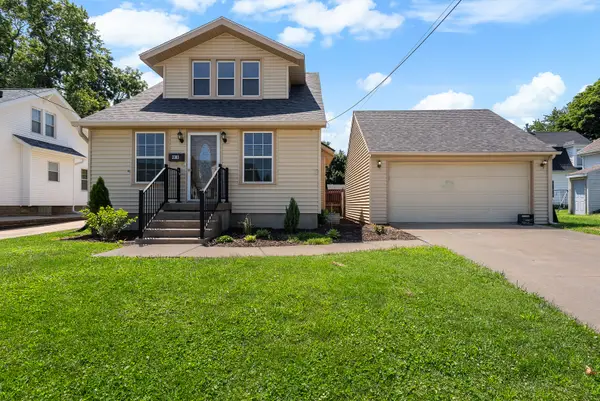 2301 Elm Street, Davenport, IA 52803