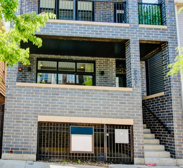 2438 N Western Avenue #1, Chicago, IL 60647