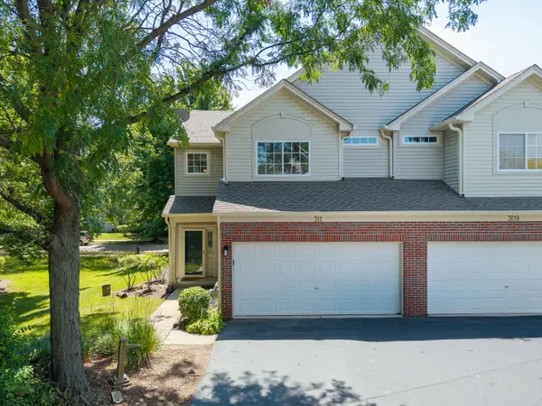 311 Abington Woods Drive, Aurora, IL 60502