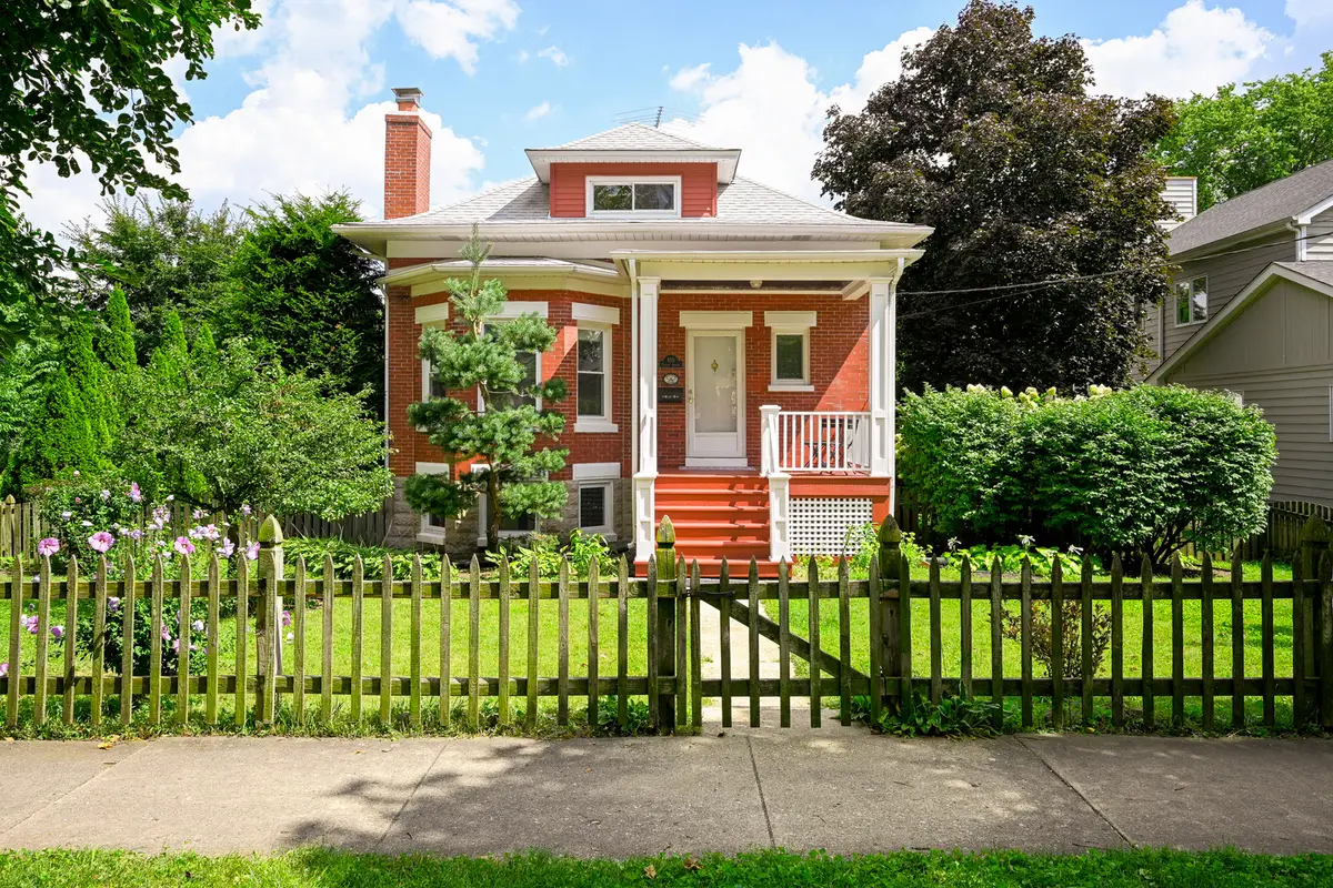 695 Prairie Avenue, Glen Ellyn, IL 60137 - #1