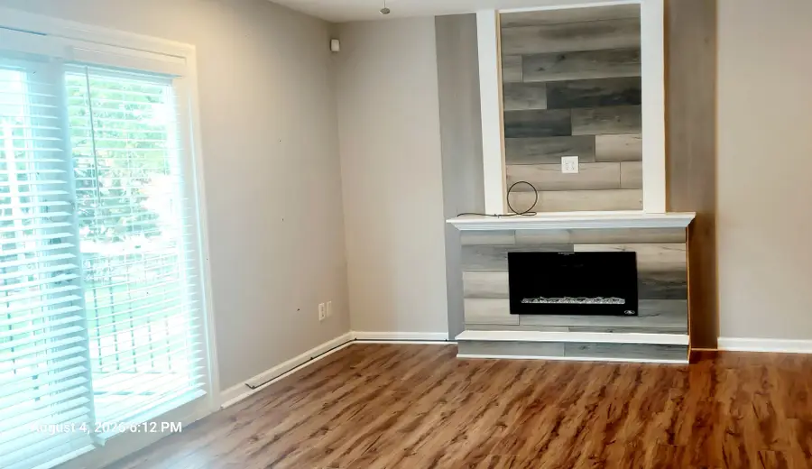1100 N Farnsworth Avenue #2F, Aurora, IL 60505 - #2