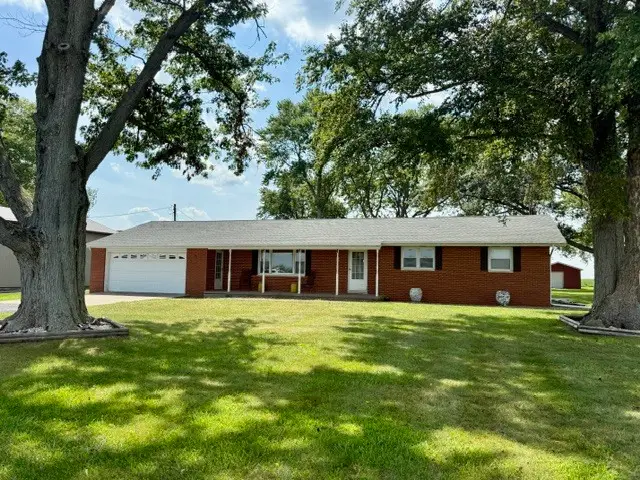 908 N County Road 800e, Tuscola, IL 61953 - #1