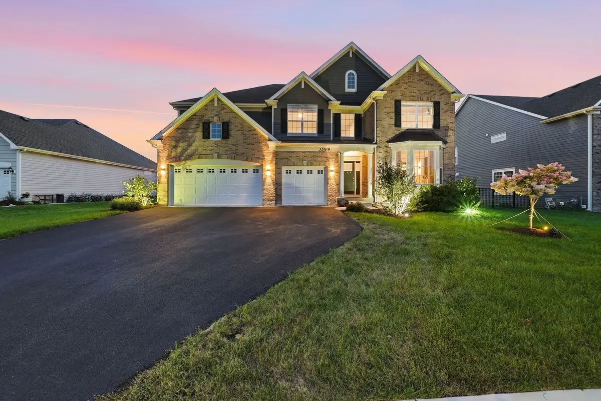 3589 Emerald Road, Elgin, IL 60124 - #1