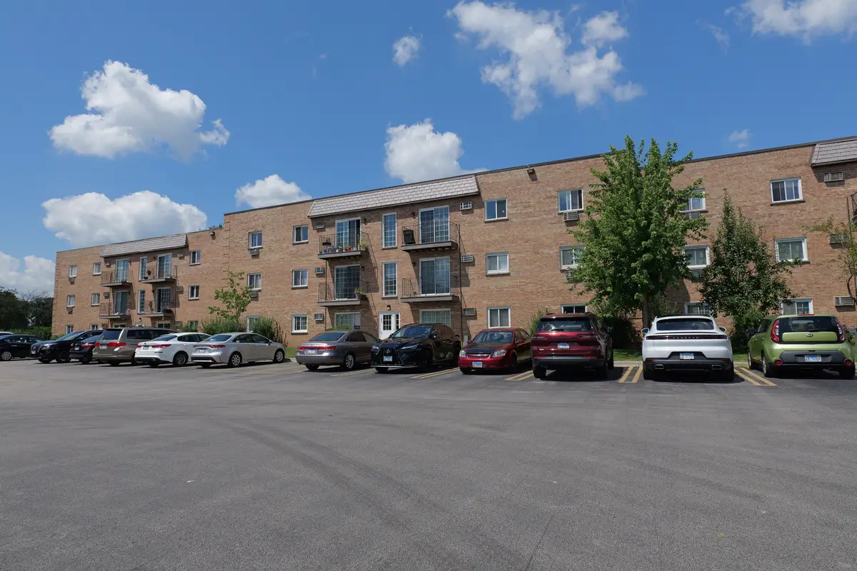 143 W Elk Trail #141, Carol Stream, IL 60188 - #1