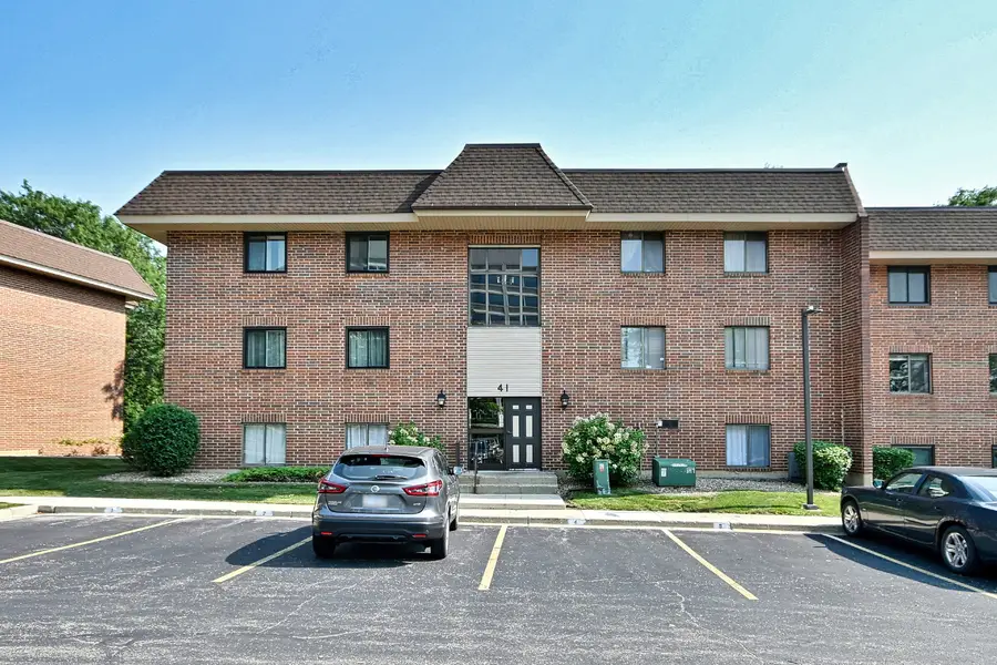 41 E Janata Boulevard #1B, Lombard, IL 60148 - #3