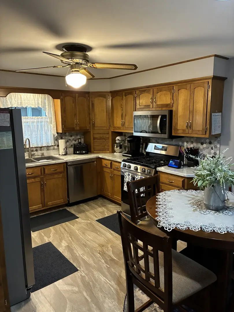 1910 Oakland Avenue, Crest Hill, IL 60403 - #3