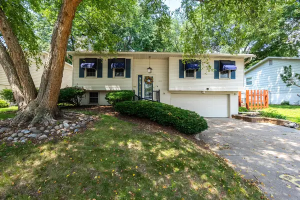 2928 Oxford Drive, Bettendorf, IA 52722