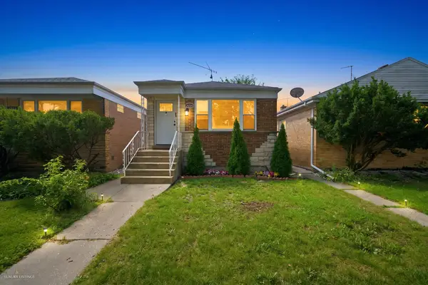 2935 W Howard Street, Chicago, IL 60645