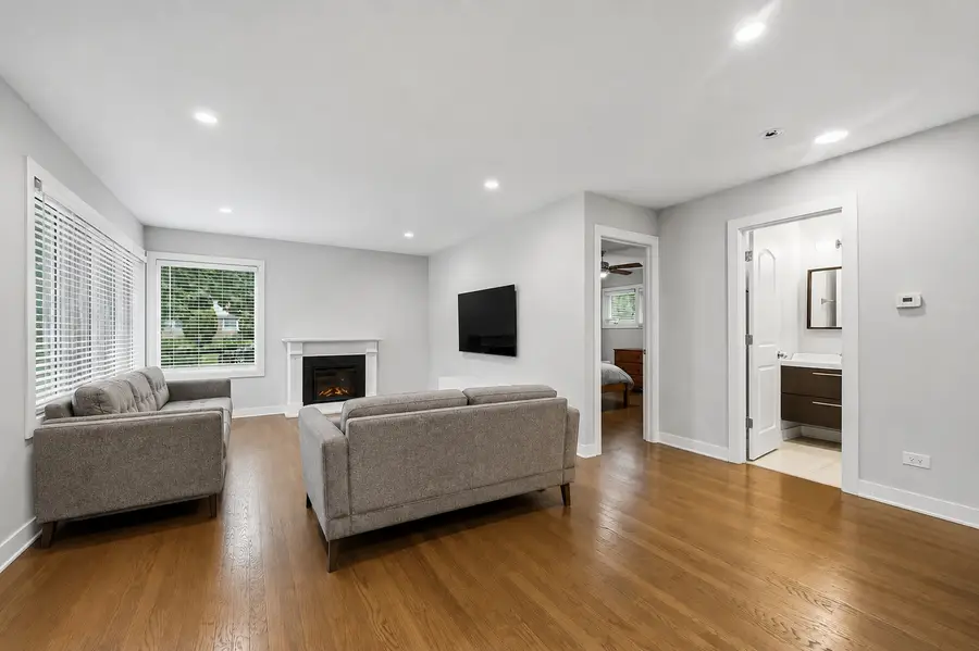 8601 Saint Louis Avenue, Skokie, IL 60076 - #3