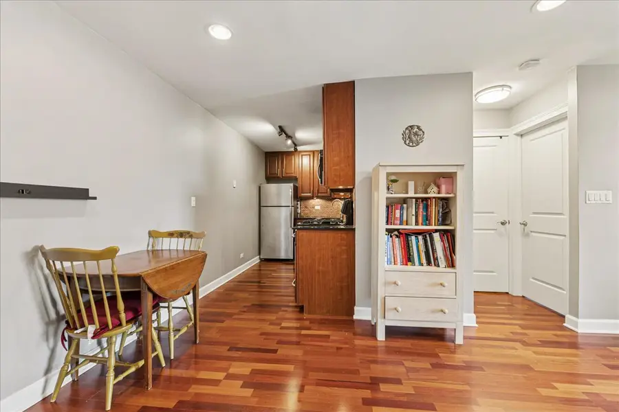 3900 N Pine Grove Avenue #907, Chicago, IL 60613 - #3
